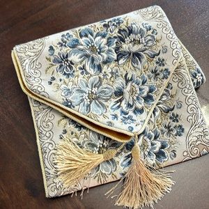 Table runner